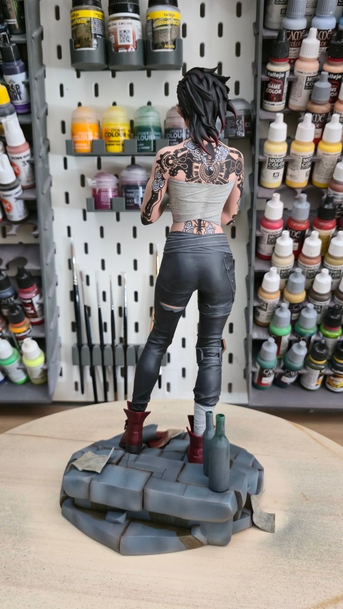 Vi - Figura de Resina Pintada a Mano (Escala 1/6) - SaulCeVe